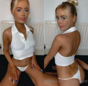 Shall i post the topless tease vid to my wall