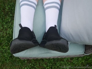 My feet before and after walking barefoot outside first time getting part 18