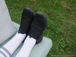 My feet before and after walking barefoot outside first time getting part 29