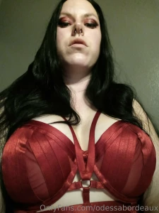 Lady in red part 486