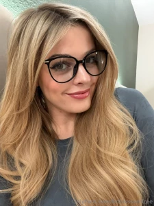 Ya ll love a gal in glasses right