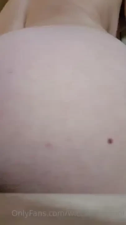 Roses are a girl s best friend watch me have my first ever orgams with part 1 