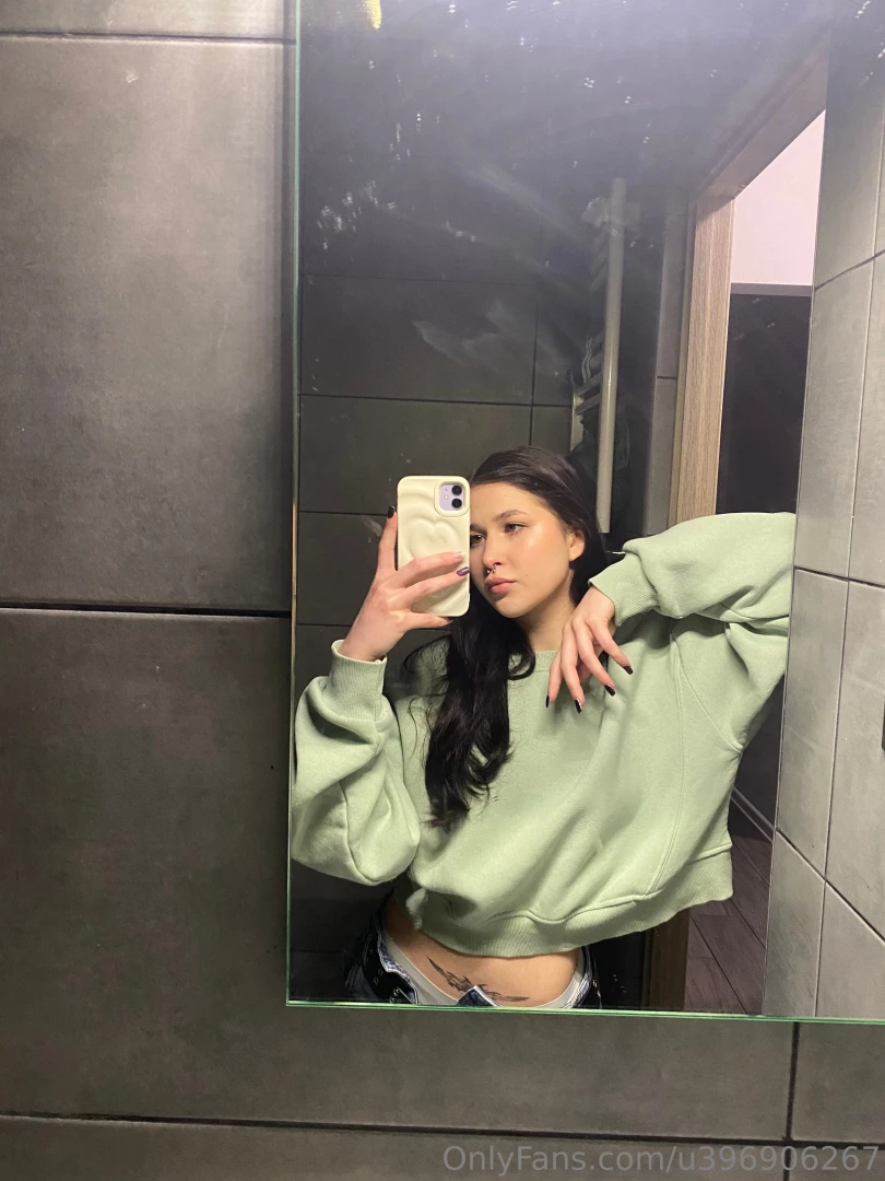 Have you ever dreamt of having sex in toilet in some remote motel 