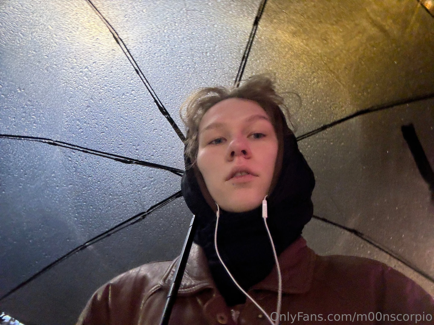 I am in love with the light behind me to be honest 