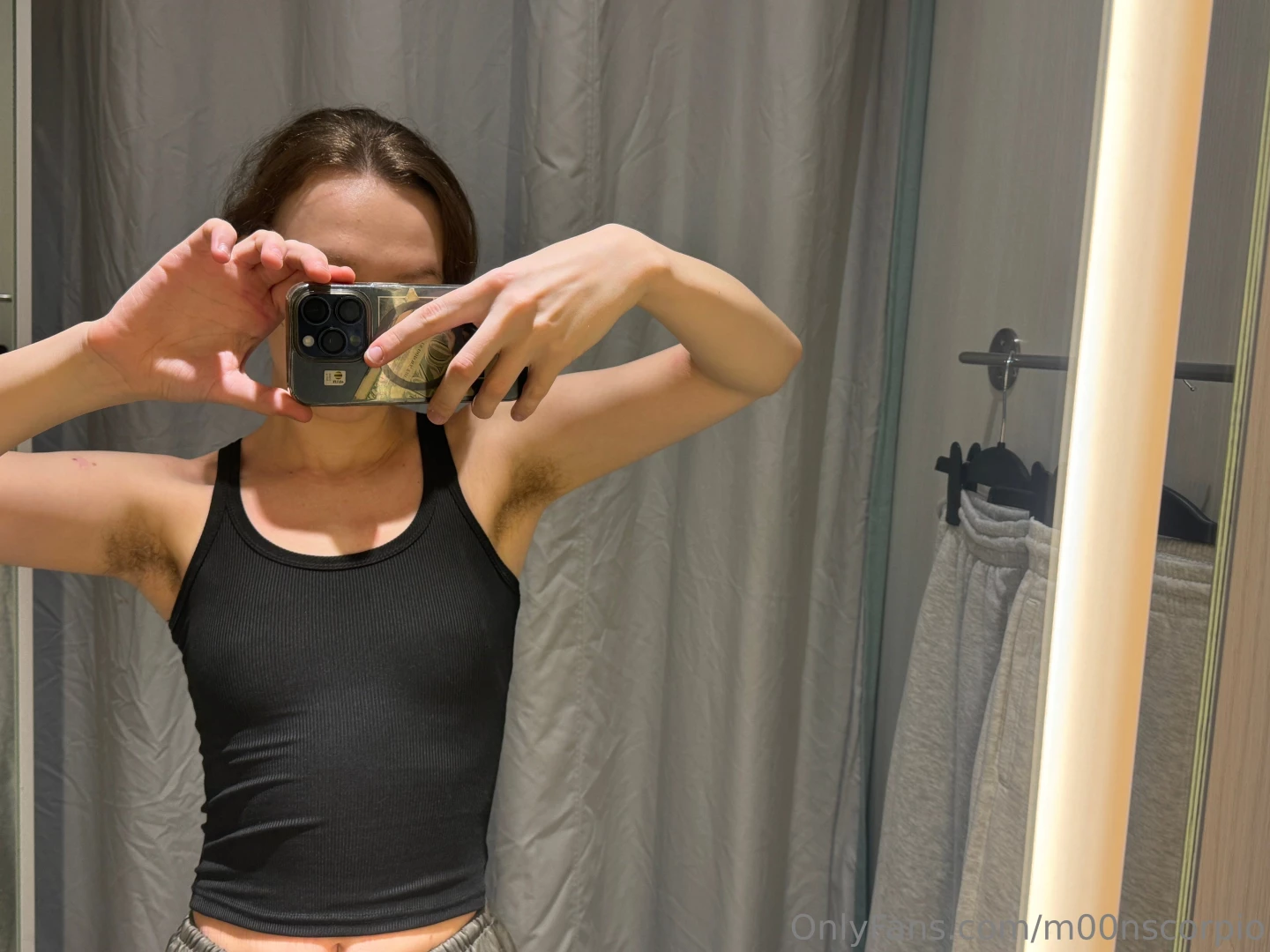 Here you can see my very disappointed face because i cant find panties 