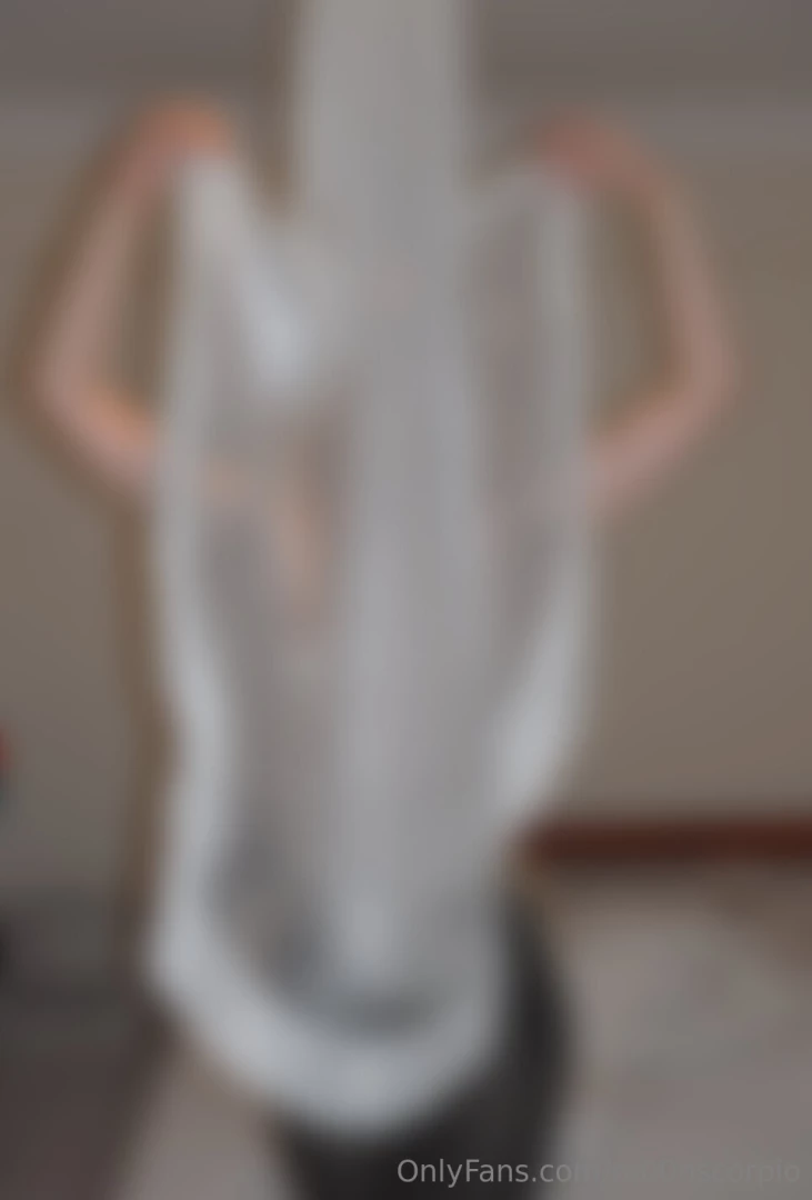Me my bush with no thongs my tights and this big curtain on the lamp 