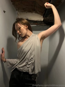 And suddenly i got luck by wearing a thing which shows my armpit so