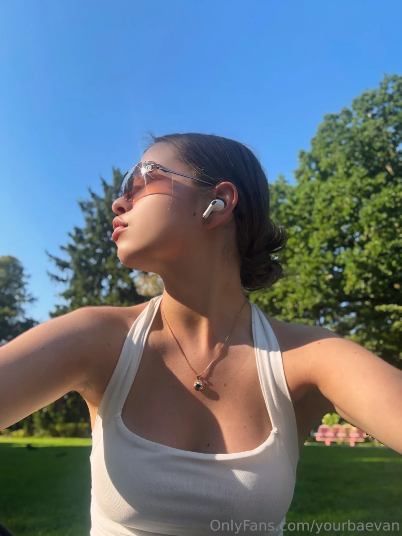 I love the way the sun glares off my glasses 