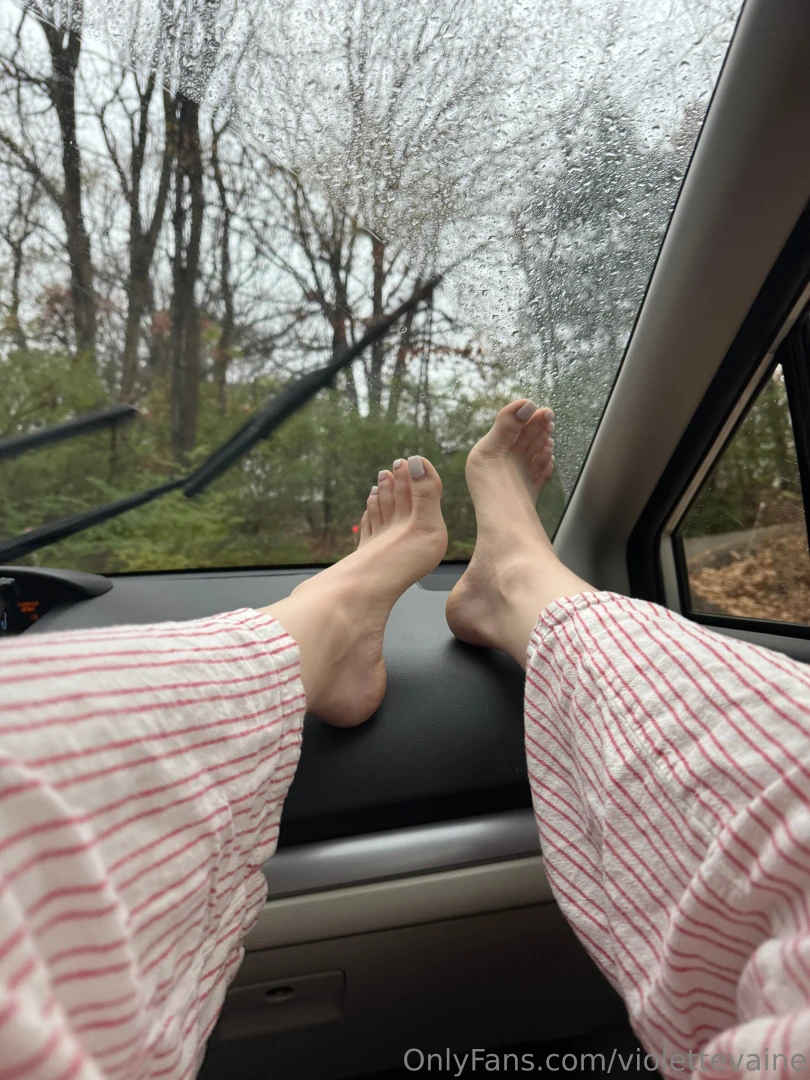 Would you mind if i rested my bare feet on your dash it s my favorite 