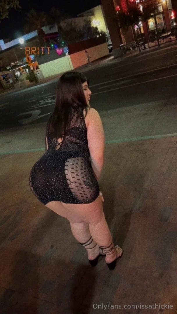 I d want you to pull my dress up in public n do me right there 