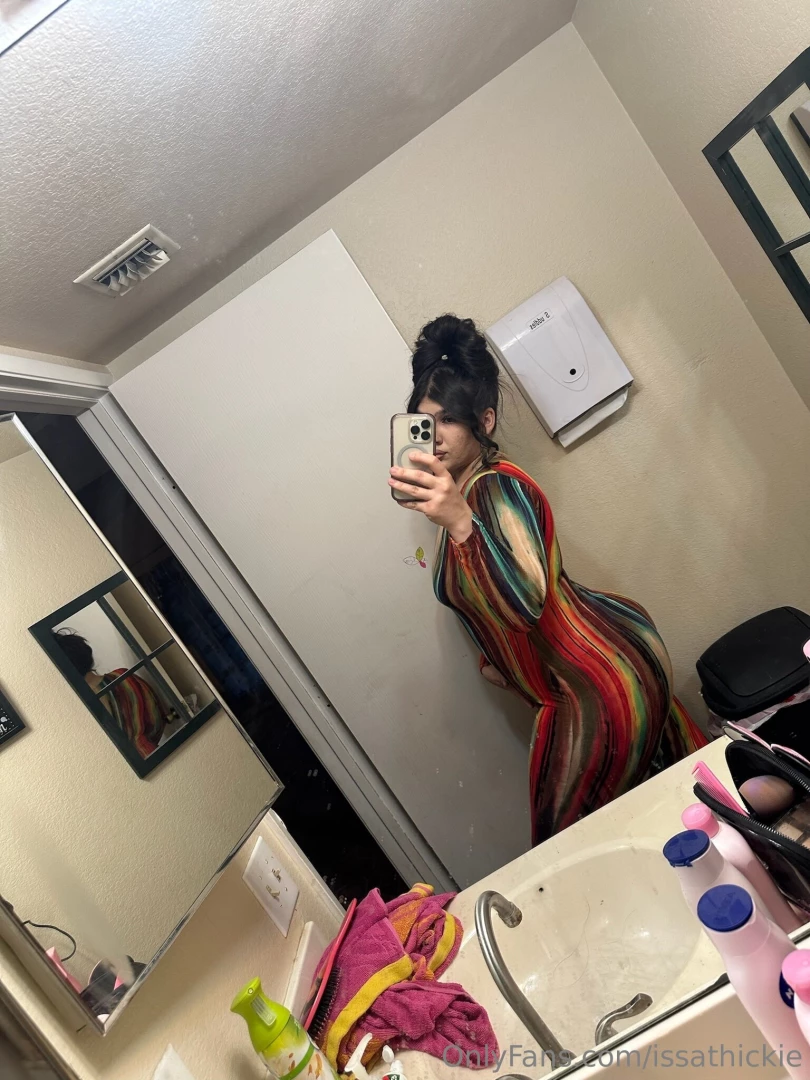 Happy milf day comment on this picture for a free bundle 