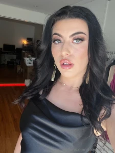 Buy me dinner tonight i ll treat you back