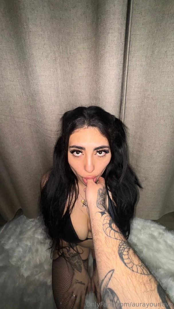 Que rico es chupar el dedo as y m s si es el tuyo part 2 