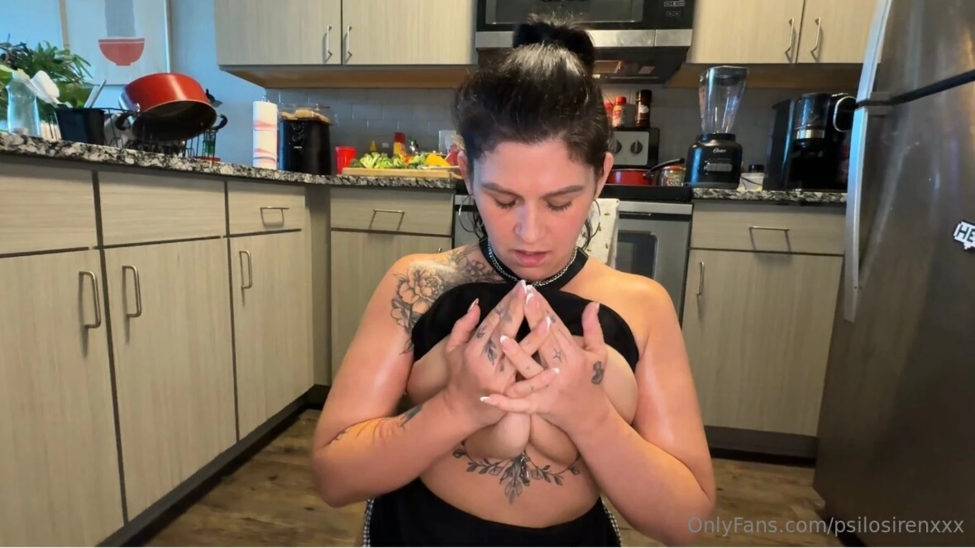 Do you like how i tease you while i fix your lunch babe enjoy this part 1 