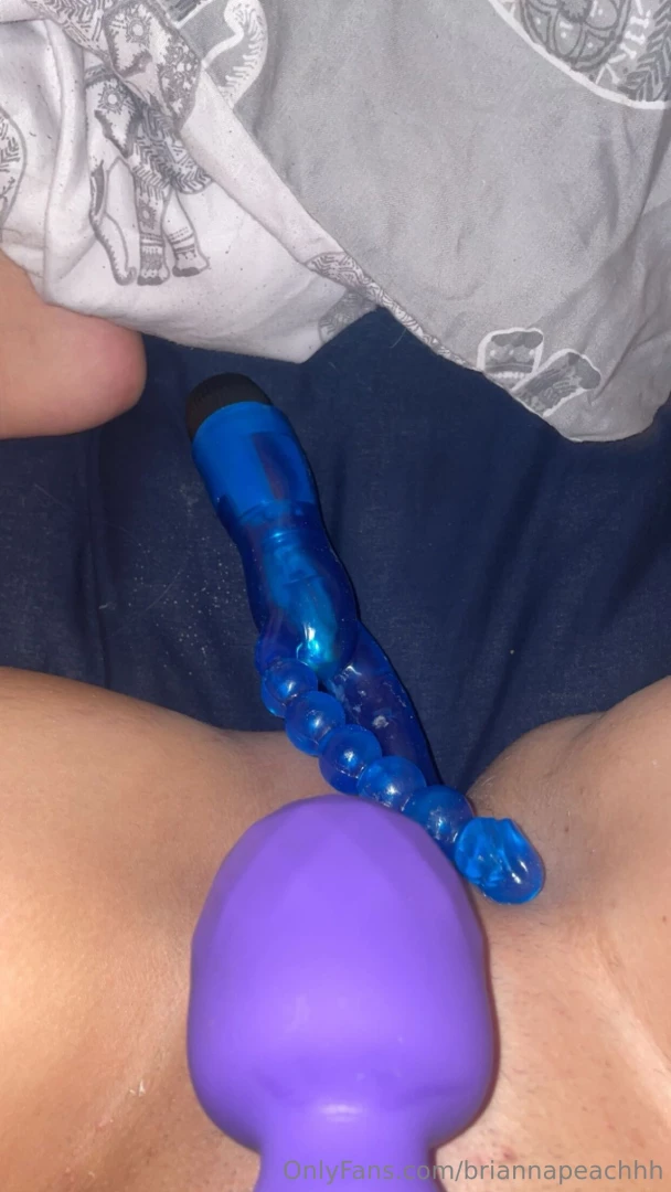 Who wants to watch me play with myself after getting fucked 
