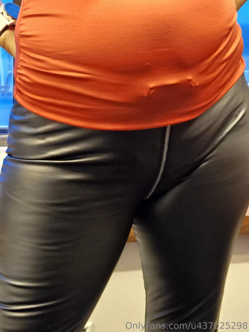 Do you want to see if the zipper can be opened se my main page https 