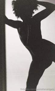 Woman in the mirror part 1