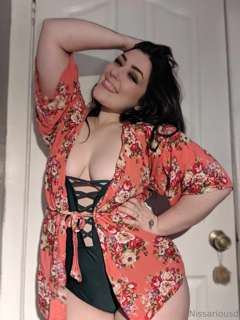 Omg look what i found d this swimsuit really shows off my curves d 