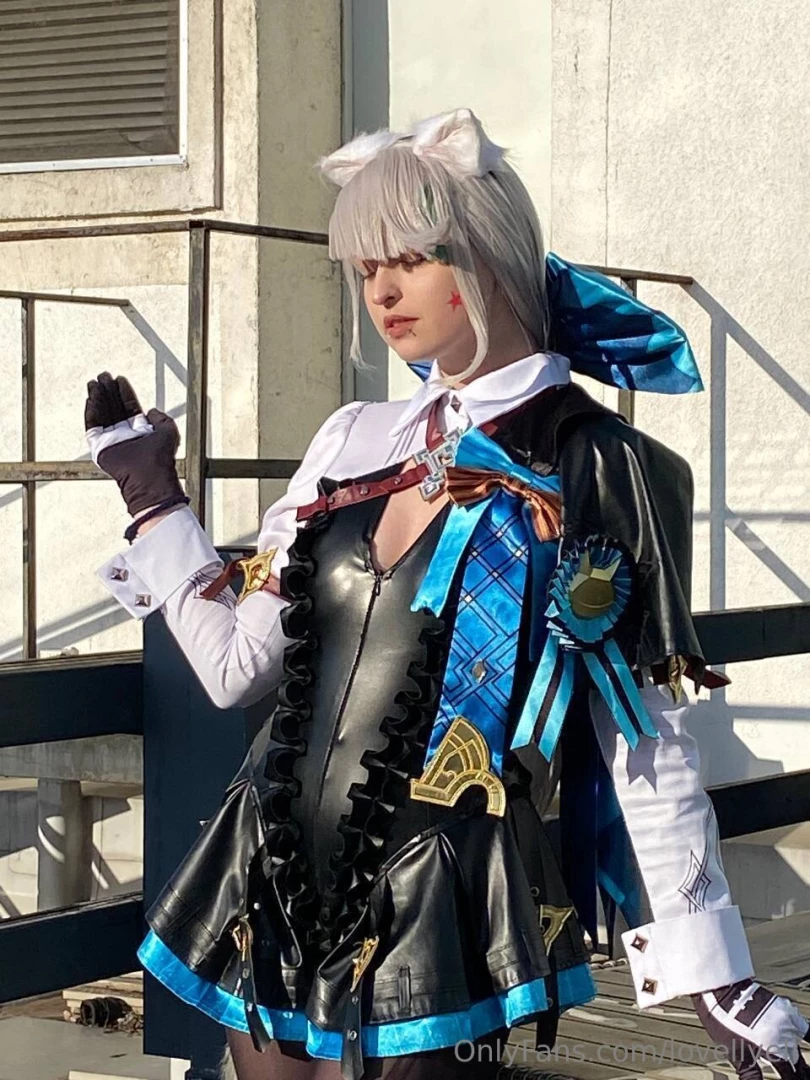 Oh i think this is my new favorite cosplay that i have ever made need 