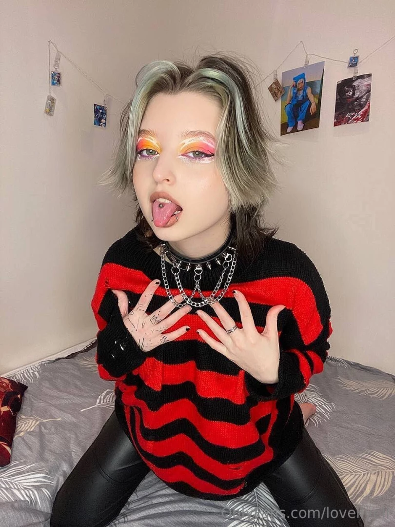 Hope u like me in this outfit 