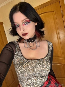 Hi my love how do you like my look today part 4