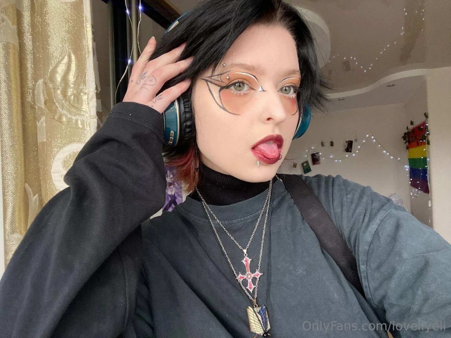 Feeling playful today want to join me in private 