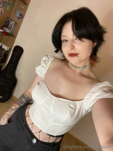 New outfit same smile