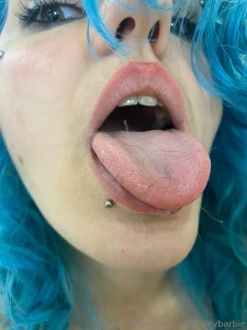 My pussy hair in my mouth should be in yours part 1
