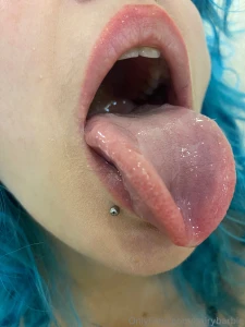 My pussy hair in my mouth should be in yours part 2