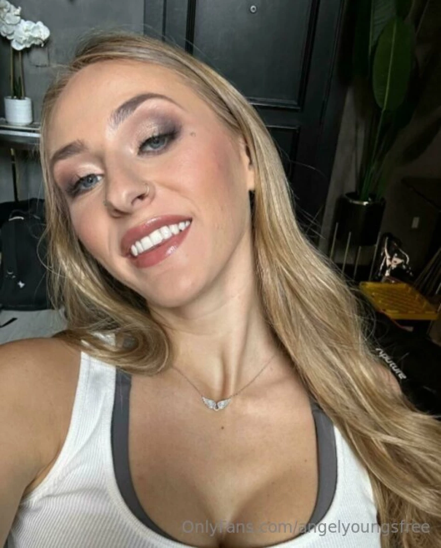 You know it s a good morning when your reflection laughs back at you 