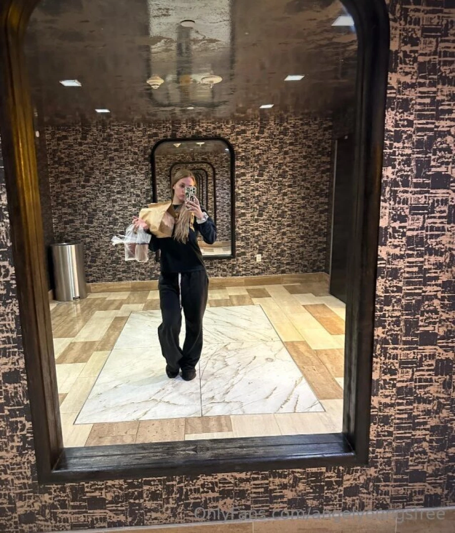 Quick food pick-up selfie 