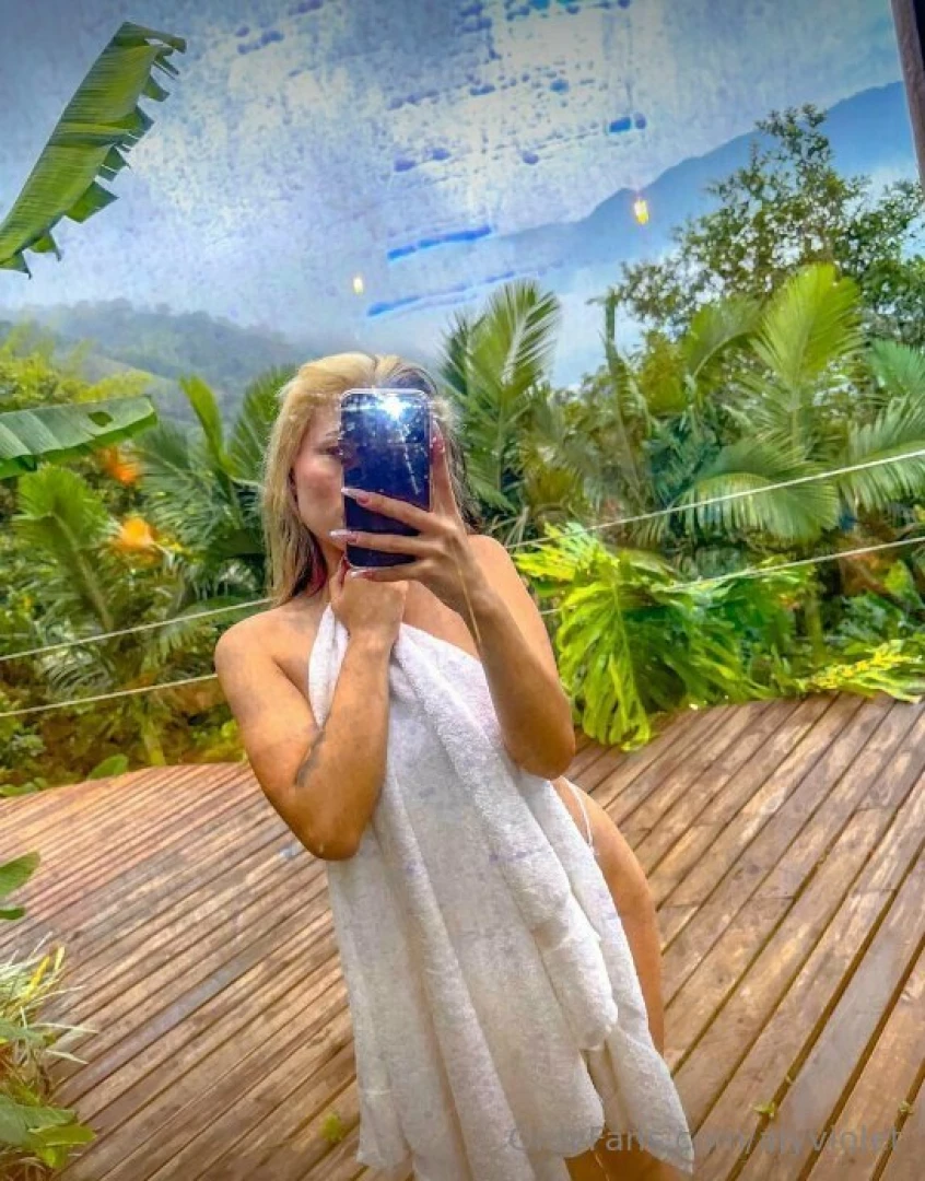 Make me happy and i ll drop the towel go 