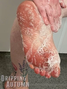 Sudsy toes with dirty talk for your pleasure