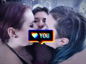 Want to see me indigoeevee14 nicoleraine and ravenpnevermore make out