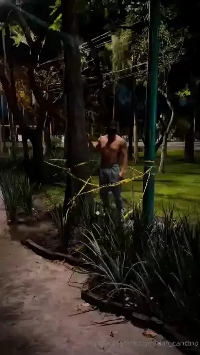 Me la encontr y termin d ndole verg en un hotel ah cerca 