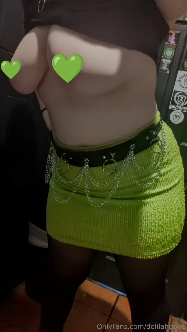 Shitty bar bathroom nude anyone unlock to see me there and see me once 