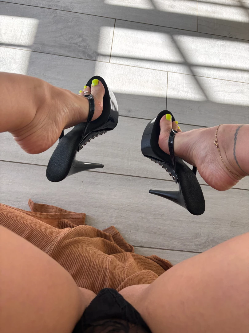 My pov while you are in front of me ready to worship my 