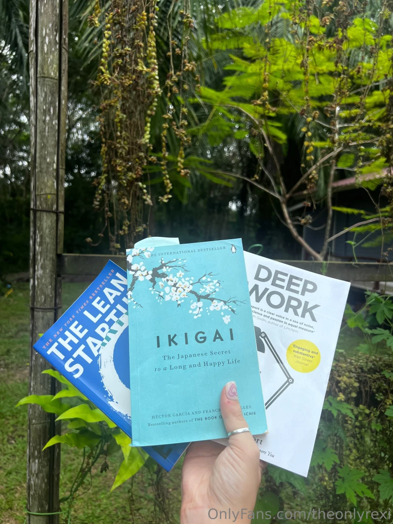 Ordered some new stuff your girl has decided to start sketching part 1 