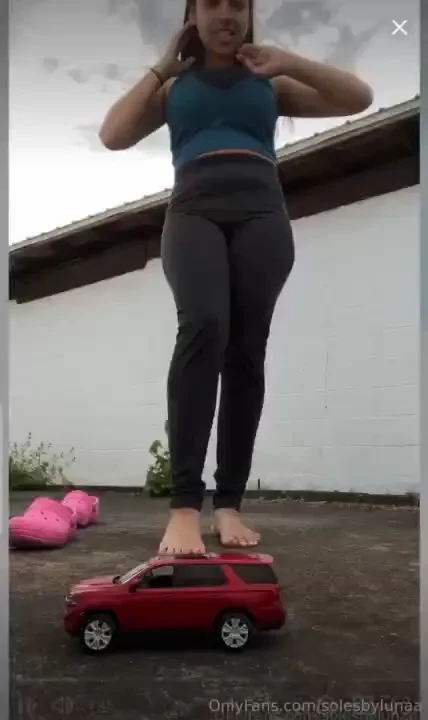 Car crush giantess watch me completely destroy this car with my feet 