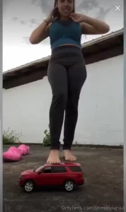 Car crush giantess watch me completely destroy this car with my feet