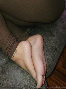 Can you rub the tip on my foot and lotion them up with some pre cum
