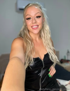 Stehst du auf wetlook oder sonstige ausgefallenere kleidungsst cke ab