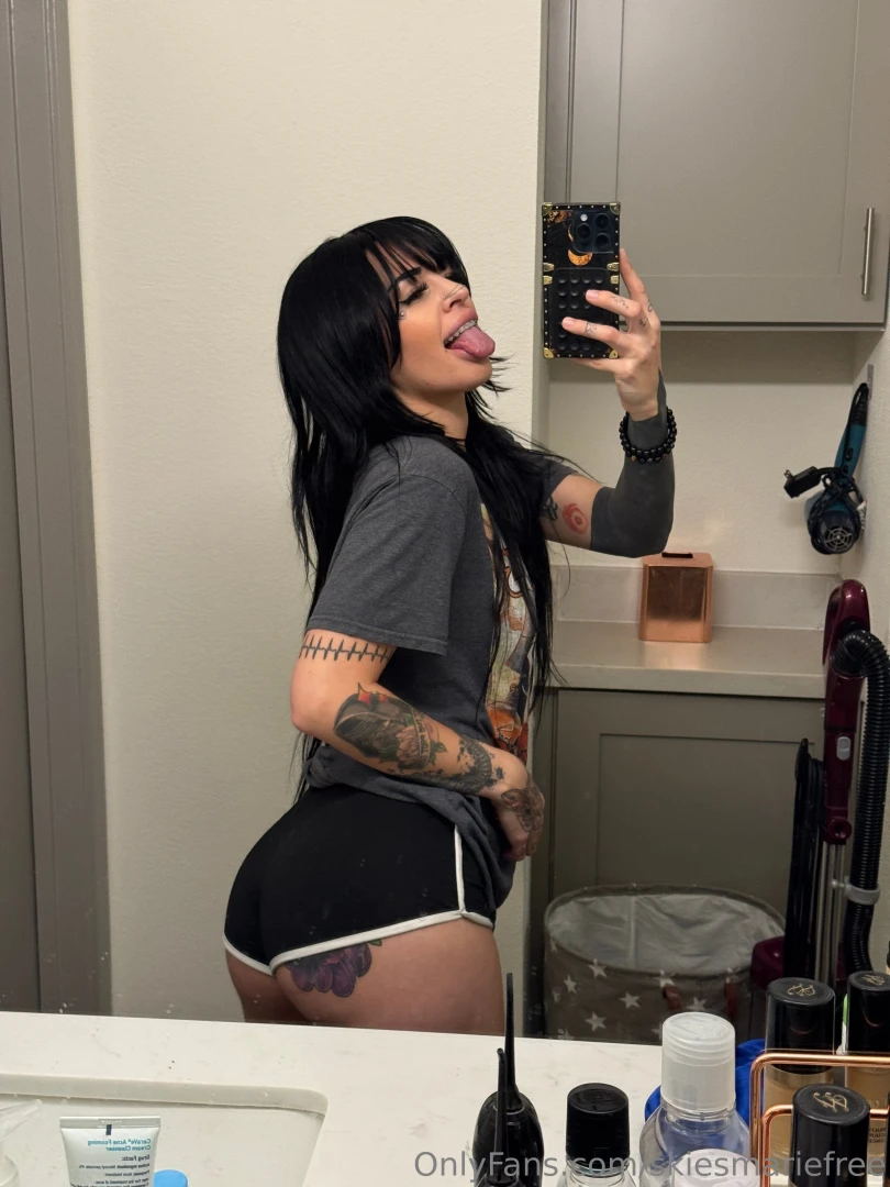 I take this off on my main page onlyfans com skiesmarie 