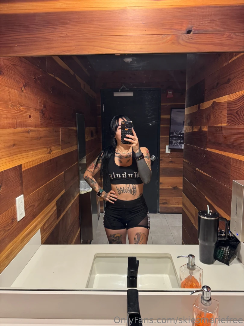 Catch all my workout content on onlyfans com skiesmarie 