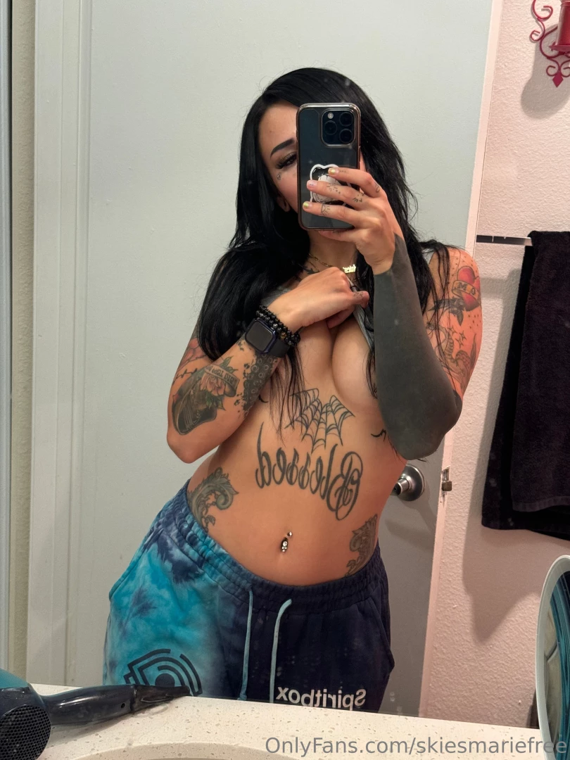 I reply to every message on onlyfans com skiesmarie part 1 