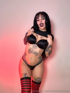 Wanna see mavis take all her clothes off see it on onlyfans com