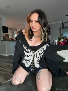 Looking submissive and breedable today keep it up g