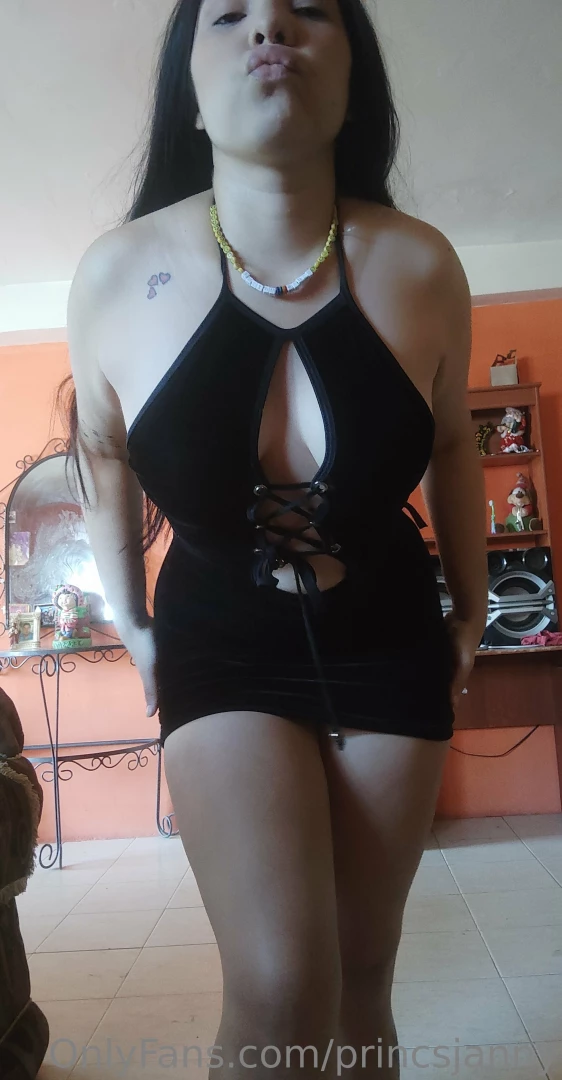 Sunday kiss for my loves available for video calls and personalized 