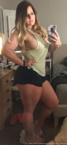 Happy thicc thursday everyone