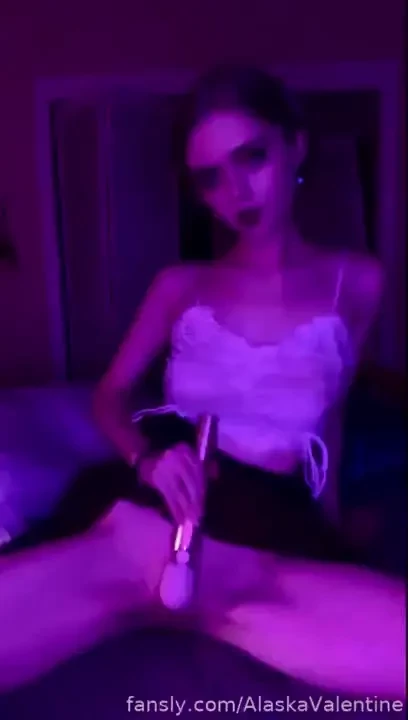 Enjoy this 4 minute video of me with my favorite vibrator do you like 